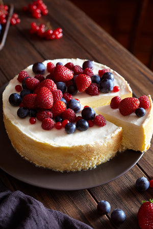 New York style cheesecake with berries on top