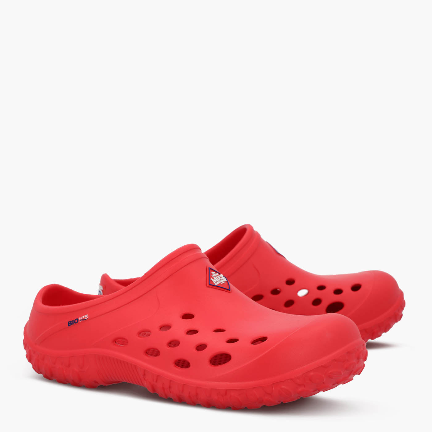 Muckster Lite Liberty Women's Clog MMLCWU60 Red clog shoe on a white background